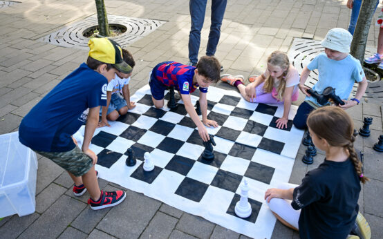 Schach spielen in der Ferienfreizeit