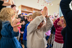 Weihnachtsfeier der 3- bis 5-Jährigen im Obermayr Rosenkindergarten.