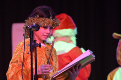 Die Schüler der 3. Klasse der Grundschule Bierstadter Straße führen das mini-Musica „Der Zeitenmann\" auf.