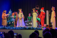 Die Schüler der 3. Klasse der Grundschule Bierstadter Straße führen das mini-Musica „Der Zeitenmann\" auf.