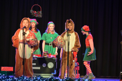 Die Schüler der 3. Klasse der Grundschule Bierstadter Straße führen das mini-Musica „Der Zeitenmann\" auf.