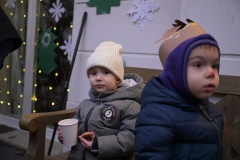 Weihnachtsfeier in der Musischen Kita im Nerotal mit kleine Weihnachtsbasar.