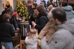 Weihnachtsfeier in der Musischen Kita im Nerotal mit kleine Weihnachtsbasar.