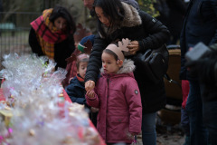 Weihnachtsfeier in der Musischen Kita im Nerotal mit kleine Weihnachtsbasar.