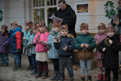 Weihnachtsfeier in der Musischen Kita im Nerotal mit kleine Weihnachtsbasar.