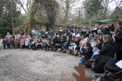 Weihnachtsfeier in der Musischen Kita im Nerotal mit kleine Weihnachtsbasar.