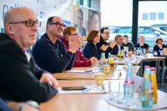 Podiumsdiskussion zur OB-Wahl 2025 am 9. März in der Mensa der Obermayr Europa-Schule.