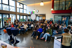 Podiumsdiskussion zur OB-Wahl 2025 am 9. März in der Mensa der Obermayr Europa-Schule.