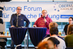 Podiumsdiskussion zur OB-Wahl 2025 am 9. März in der Mensa der Obermayr Europa-Schule.