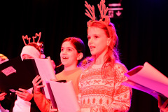 Die 5. Jahrgangsstufe stimmte ein auf eine Wundersame Weihnachtszeit.