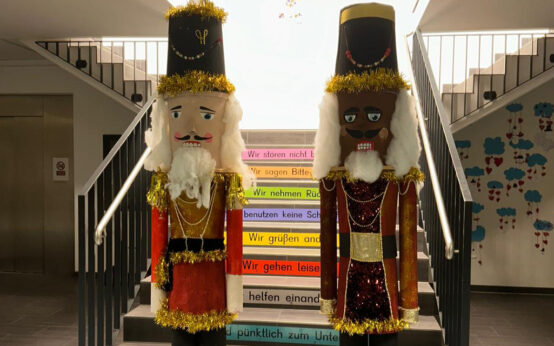 XXL-Nussknacker der Europa-Schule des Campus Rüsselsheim