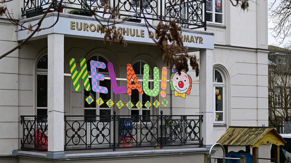 Grundschule der Obermayr Europa-Schule ruft helau!