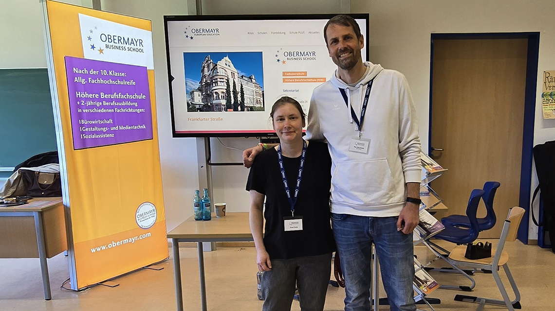 Die Organisatoren der Berufsmesse am Campus Neuhof::Frau Frohs und Herr Buchholz.