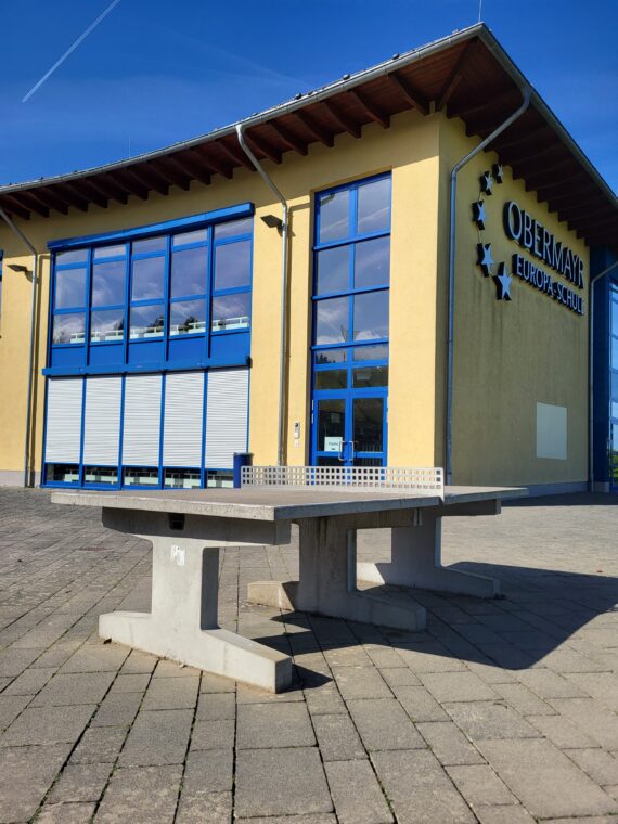 Aktion "Hessen spielt Tischtennis" an der Obermayr Europa-Schule in Taunusstein.