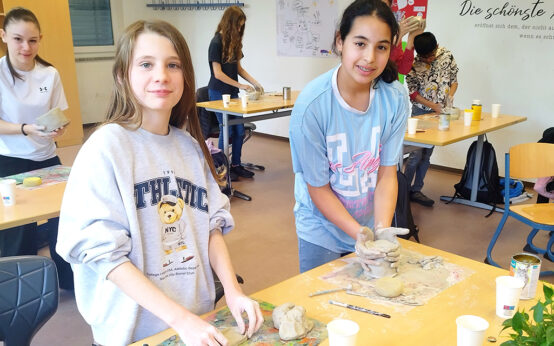 Töpferworkshop an der Obermayr Europa-Schule Rüsselsheim