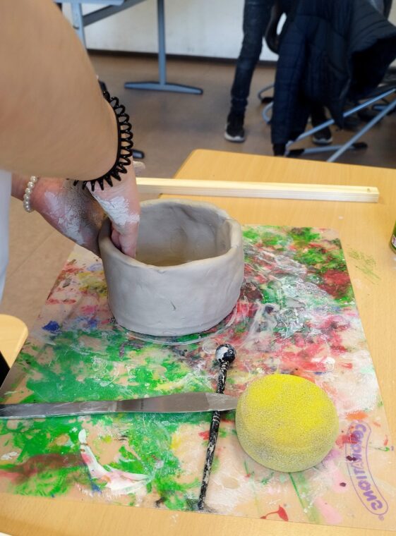Töpferworkshop an der Obermayr Europa-Schule Rüsselsheim